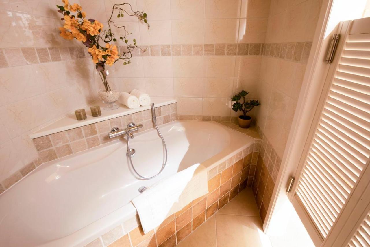 B-Lodge Boutique Hotel Лувен-ла-Ньов Екстериор снимка